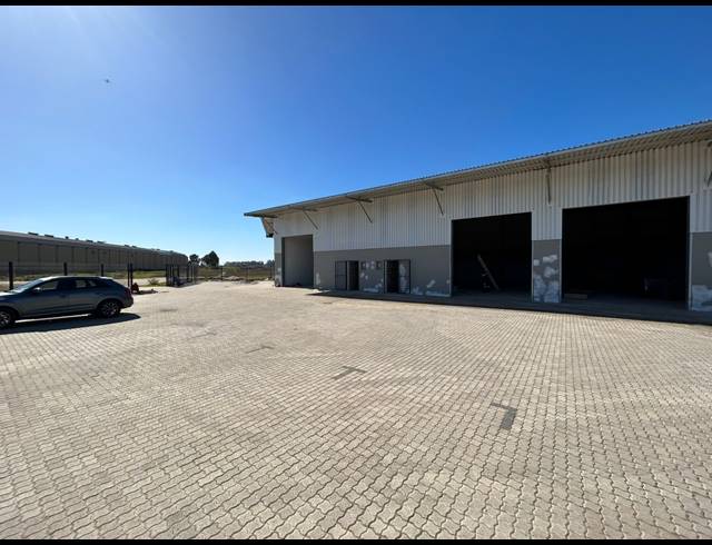 240M² WAREHOUSE TO LET IN FISANTEKRAAL